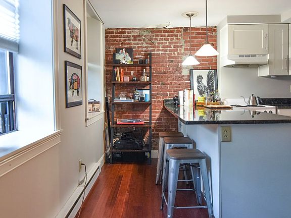 2nd image of 200 Northampton St APT 1