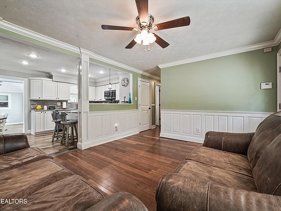 5th image of 2833 Ithaca Dr
