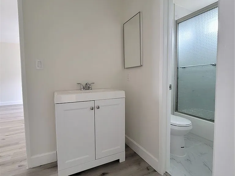 1436 S Centinela Ave — Photo 22