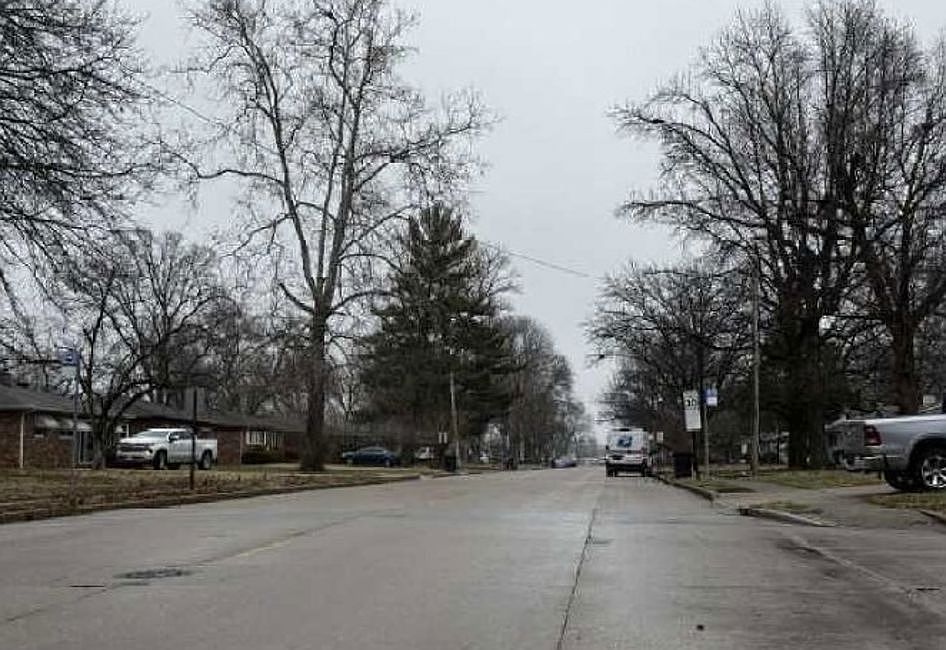 Exterior Neighborhood (street photo)