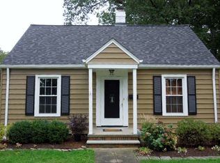 551 Canterbury Rd, Bay Village, OH 44140