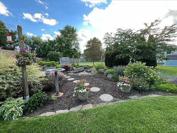 5th image of 102 Beech Ct