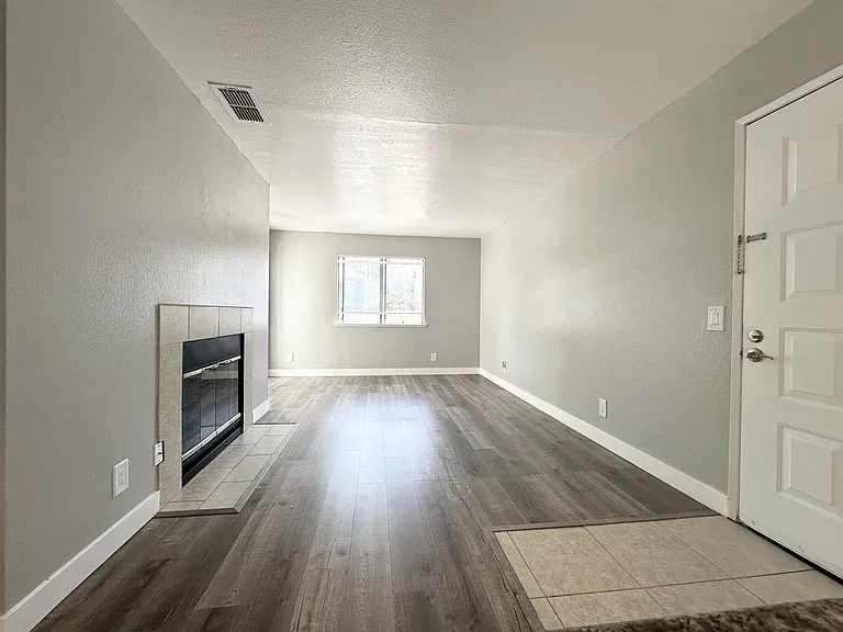 Riverfront Apartments — Photo 14