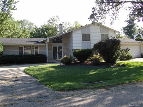 19411 Starlane St, Southfield, MI 48075