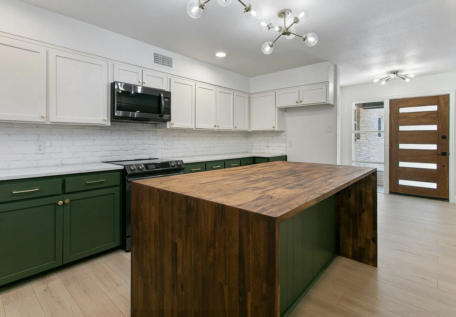 3507 Lakeshore Drive — Photo 2