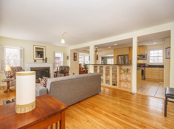 2nd image of 748 Forest Ave