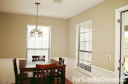 4th image of 131 Carriage Hill Dr
