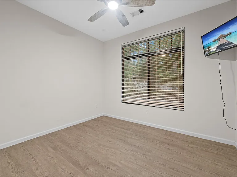 71 White Oak St — Photo 17