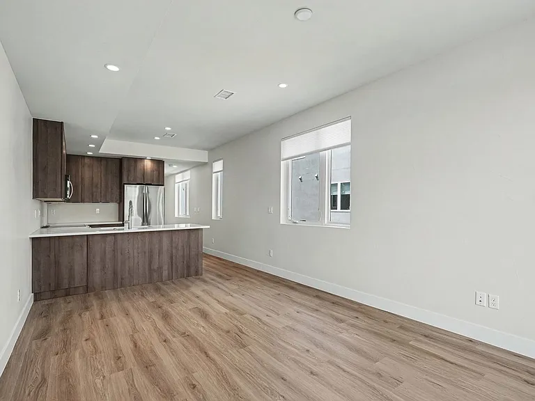 1370 Lowell Blvd — Photo 5