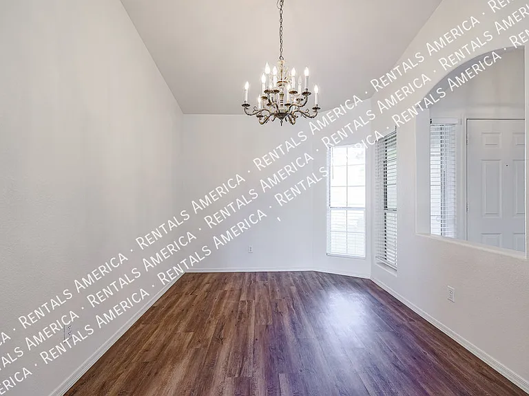 5351 W Saragosa St — Photo 6