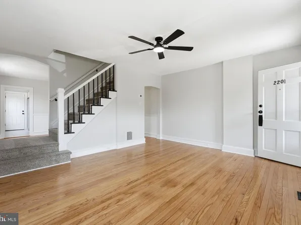 2201 N Locust St, Wilmington, DE 19802