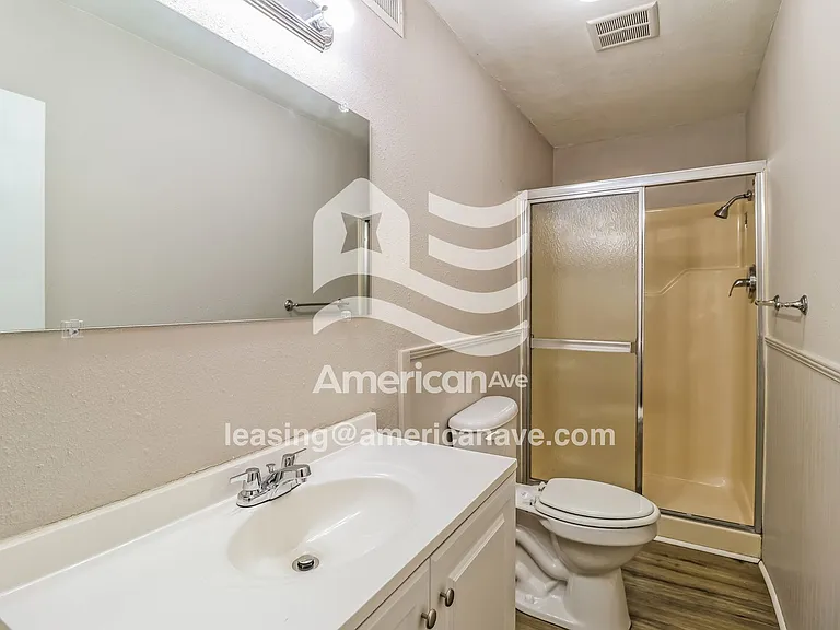 1293219_009_main_bathroom_14219380.jpg