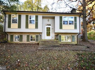 19107 Perry St, Triangle, VA 22172