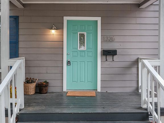 2nd image of 1326 McKinley Ave