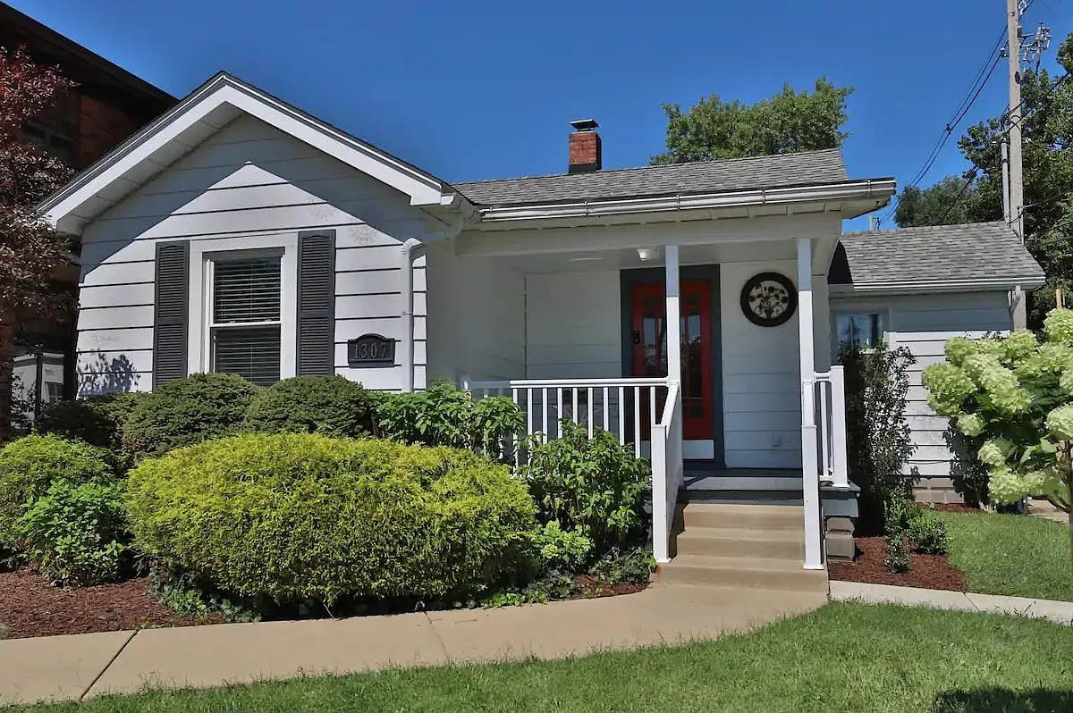 1307 E Duryea Ave photo 1