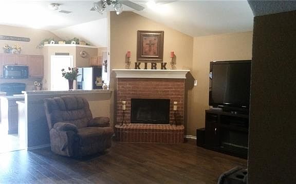 4th image of 105 Stonewood Way