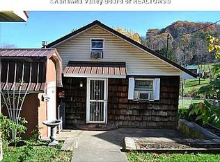 75 Lake Shore Dr, Cross Lanes, WV 25313