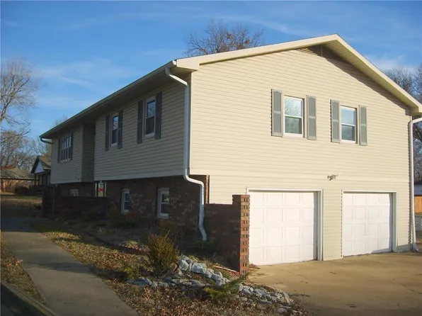 417 S Dittman St, Frontenac, KS 66763