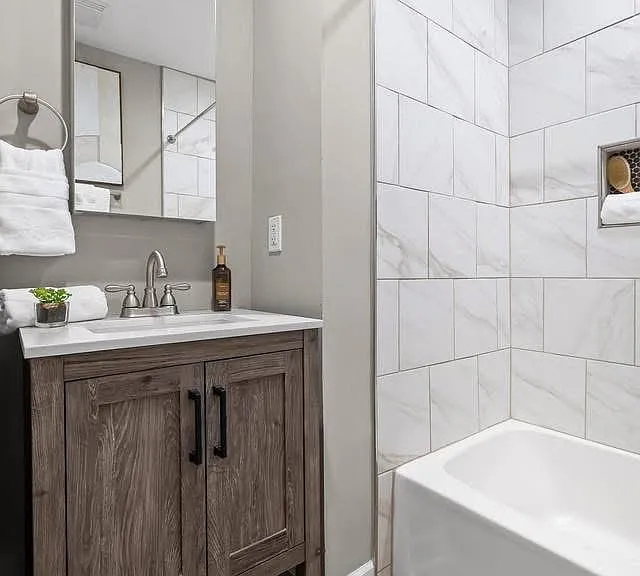 408 Broughton St — Photo 14