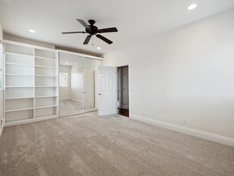 215 Walnut St — Photo 12
