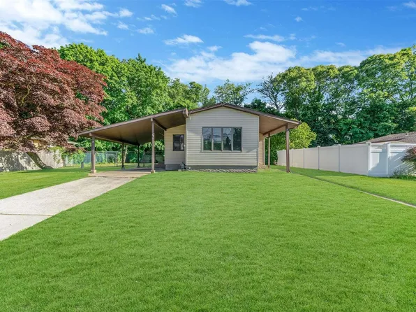 24 Alma Avenue, Selden, NY 11784