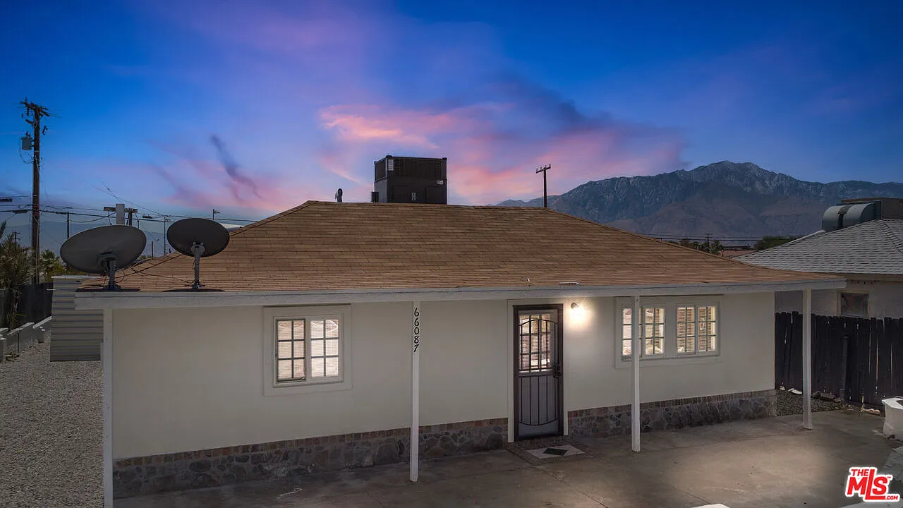 4 bed, 2.0 bath, 1251 sqft, $2,999 — Photo 1