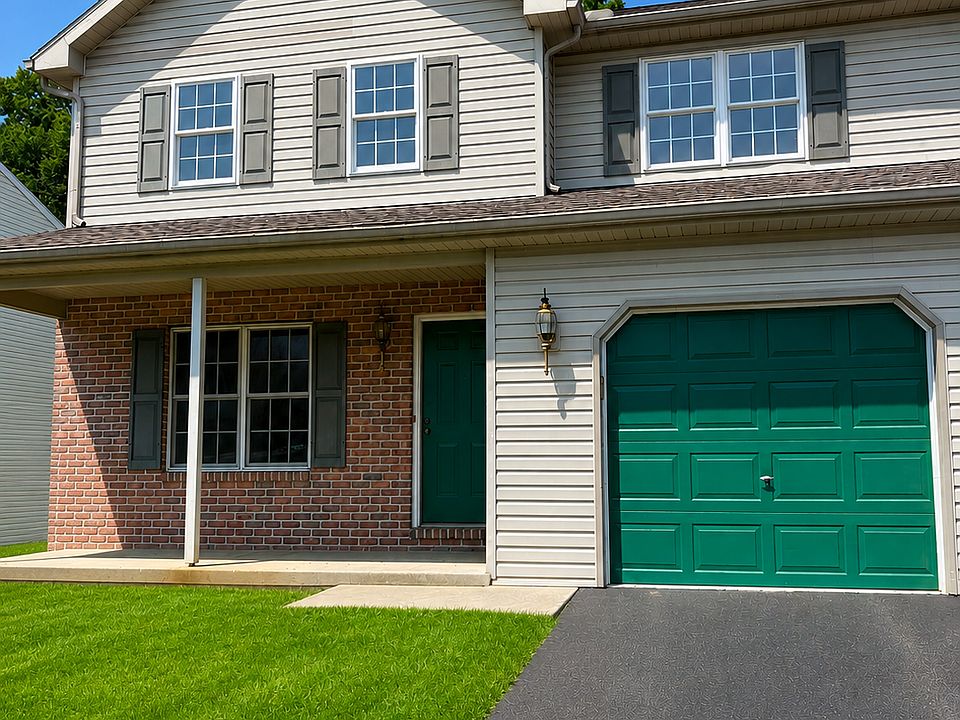 1st image of 126 Bainbridge Cir