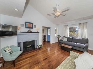 216 Grove Cir S, Dunedin, FL 34698