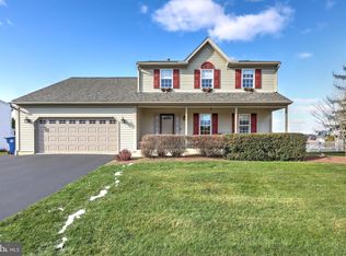 404 Unami Dr, Sinking Spring, PA 19608