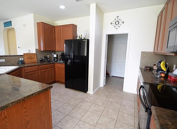 4th image of 110 Cushman Dr