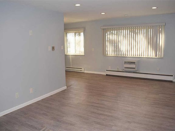 5th image of 9016 Villaridge Ct APT F