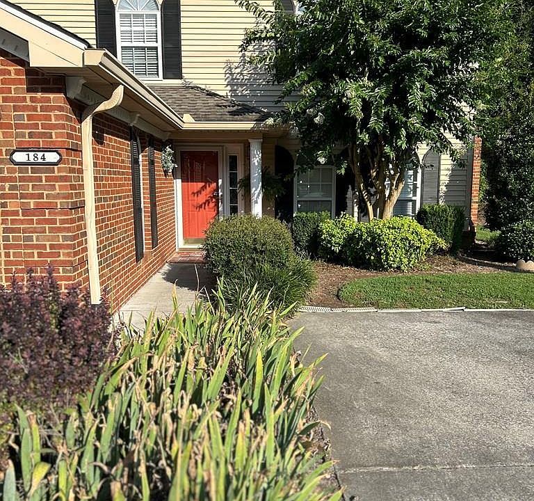 1st image of 1696 Red Oak Dr Unit 184