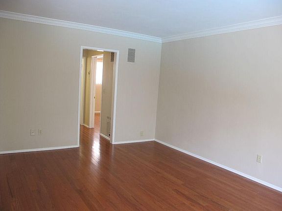 5th image of 2708 W Clark Ave #3-B