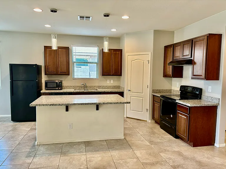 1549 E Kingman Pl — Photo 8