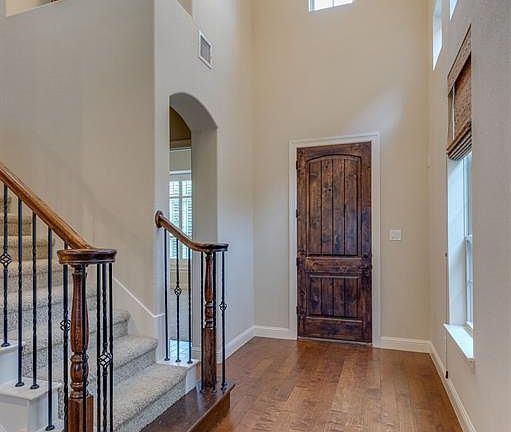 2nd image of 5036 Heritage Oaks Dr