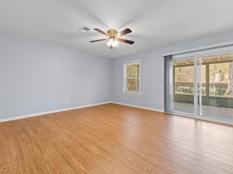 2637 Vassar Rd — Photo 5