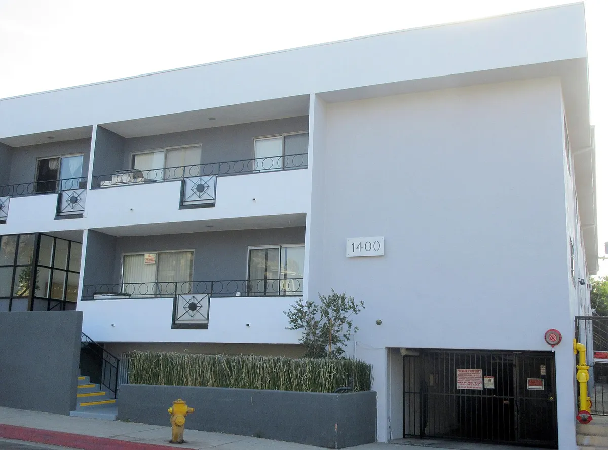 Building Photo - 1400 N Fairfax Ave #4