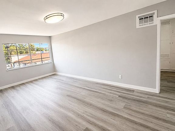 2nd image of 202 N Locust St #6
