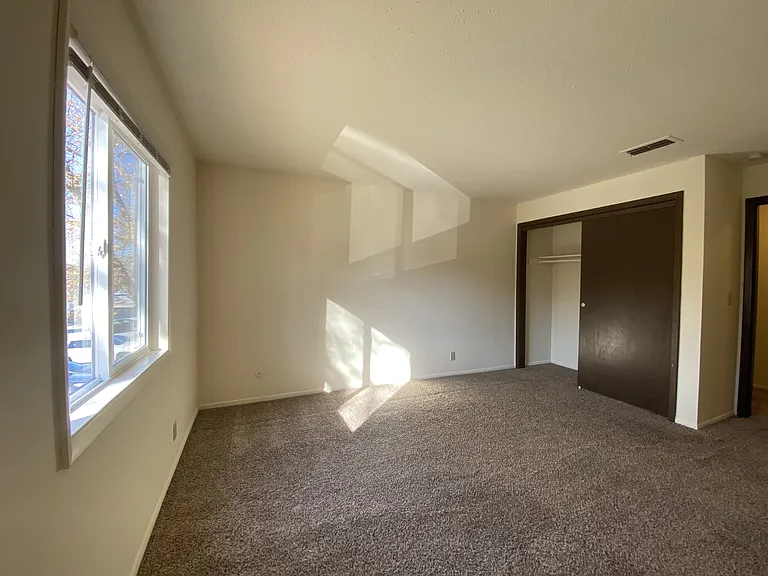 Kimberly Club Apartments — Photo 155