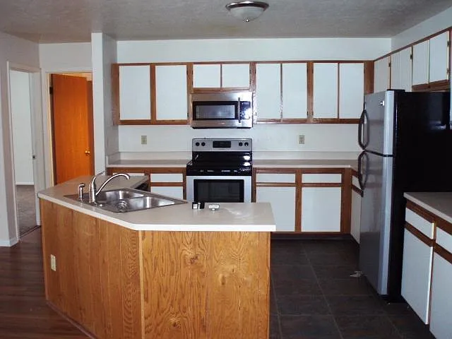 340 Country Club Rd #112 — Photo 5