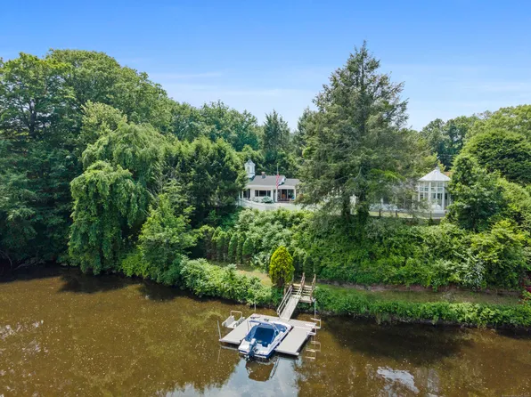 7 Ford Road, Newtown, CT 06482