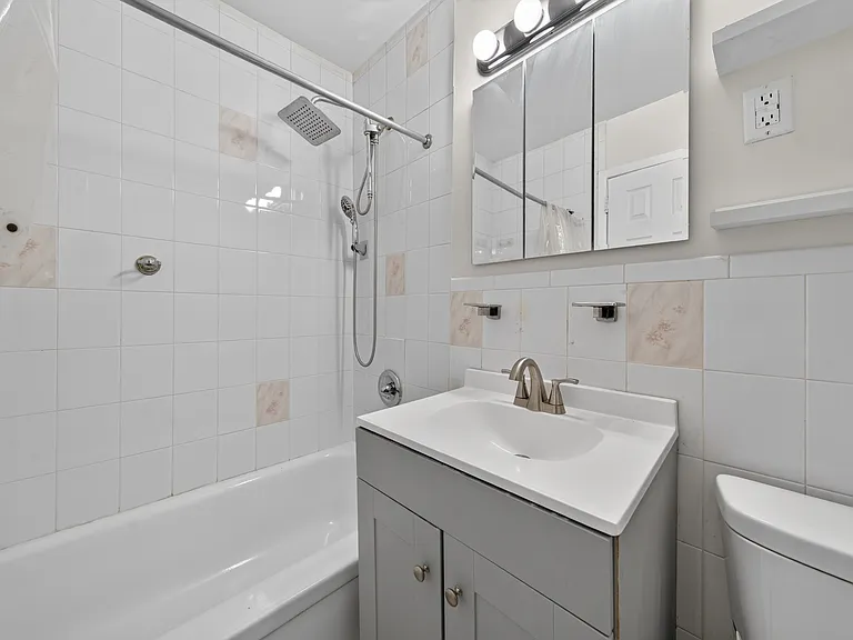 1510 Beach 12th St #2 — Photo 11