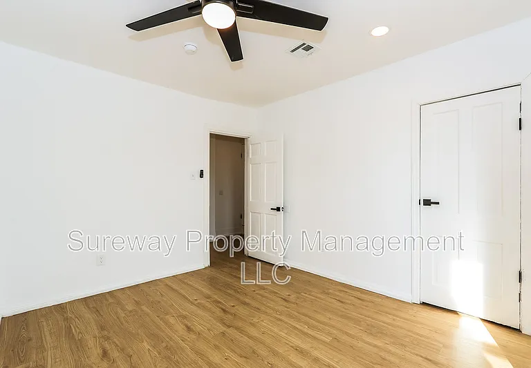 228 Greenwich Ave — Photo 15