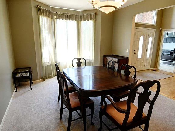 4th image of 1406 Regents Park Ct
