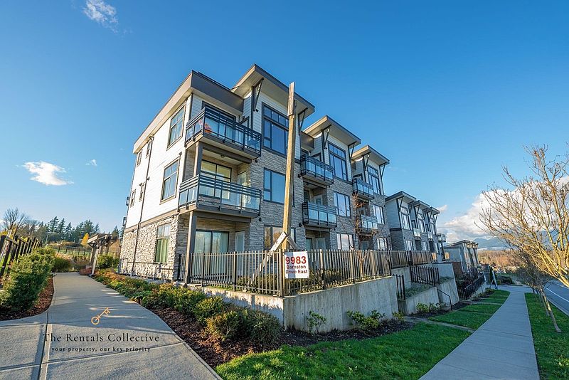 Surrey Townhouse for rent - 3 Bedrooms — photo 16