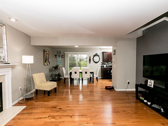2nd image of 4444 Jordan Dr