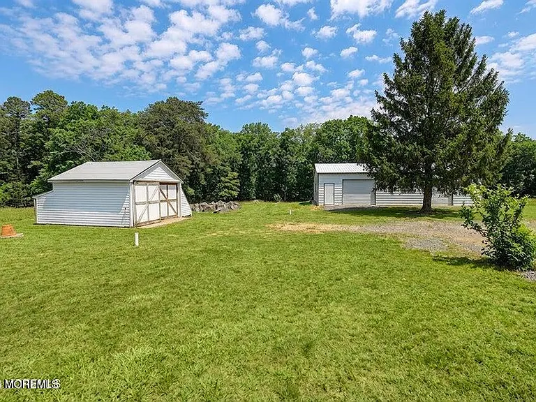 15 Hummingbird Way — Photo 42
