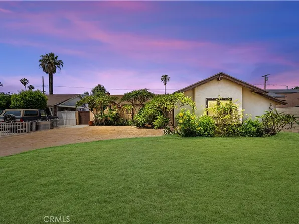 21045 Blythe St, Canoga Park, CA 91304