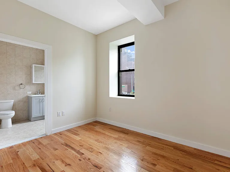1107 Rogers Ave #2A — Photo 2