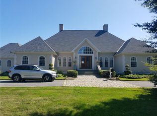 34 Ledge Rd, Newport, RI 02840
